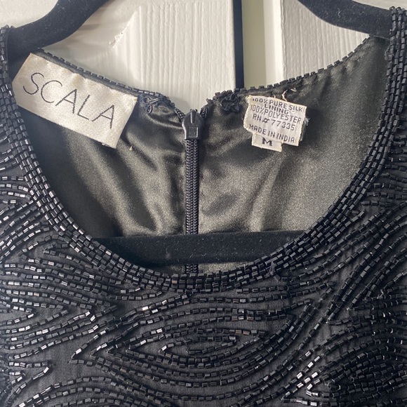 SCALA Gown - Picture 3 of 9